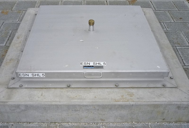 Watertight manhole cover SD5- rectangular type - Brownlee Watertight manhole cover SD5- rectangular type - Brownlee